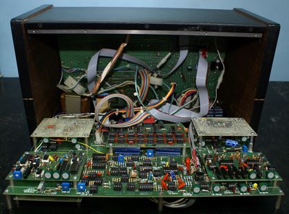 Salamander Music Sytems-Voice 400 s/n 14 not perfect